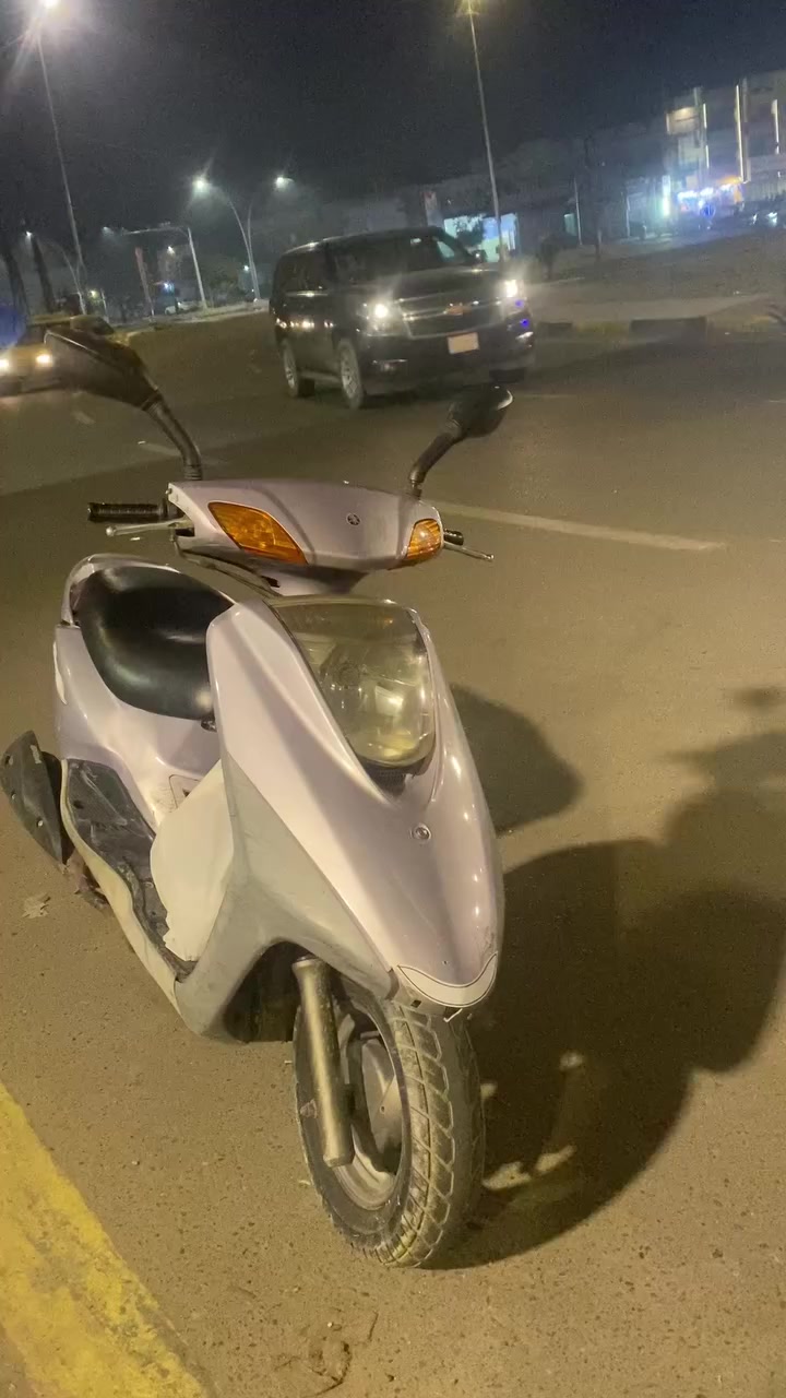 السلام عليكم بريز نوزل دراجه نضيفه مكينته نضيفه وناعمه كهربائيتها كله شغاله نكره سلف مكاني بغداد مدينه الصدر الداخل يم البانزين خانه رايده 575 وبيه مجال رقمي ***********
