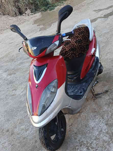 ماطور سايم رص دراجه حلوه ونضيفه ومرتبه شغاله نكره. صلف هندر شغال دراجه حييل حلوه  الشراي يجي خاص او يتصل عل رقم ‏‪***********‬‏  وبي واتساب ب300 وبيها مجال  لطيبين  حك الجيه
