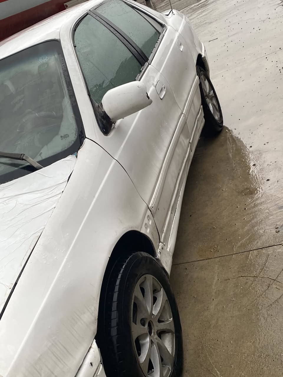 هۆندا النترا
تەنیا ١٠ گەلا سلیمانی
***********
***********
مۆدێلی ١٩٩٣
ئاڕمی پلاستیکی سلێمانی
گێڕو مەکینەی لۆک 
تەجیلو ملەبەرەی زۆر خۆش
برێکو لایتو بەگلایت گەرمیو فڵچە
هەر هەمی گیانی ئیشەکات
مەسرەفی زۆر کەمە زۆر کەم بەنزین ئەخوا
دەعمی هەچ پێوە نیە رزیویشینیە
کامل ناە گێچی مەزبوت
دەعمو لێدراوی هەچ پێوە نیە تەنانەت ڕزیویشی نیە
لایتو گەرمیو فڵچەو برێکو کامل ناو گێچو هەمو گیانە بەشەرت نەقسانی نیە
٤ تایەو ویل لۆک ماشەللە بە نزین زۆر کەم ئاخوا
سەیارەکە ناو دەری زۆر جوانە ڕزیوە نیە تۆزی لایتو بۆنیدی ناشرینە
گێڕو مەکینە بەشەرت پێشی زۆر جوانە لە سلێمانیم تە نیا ١٠ گەڵا
***********
***********
