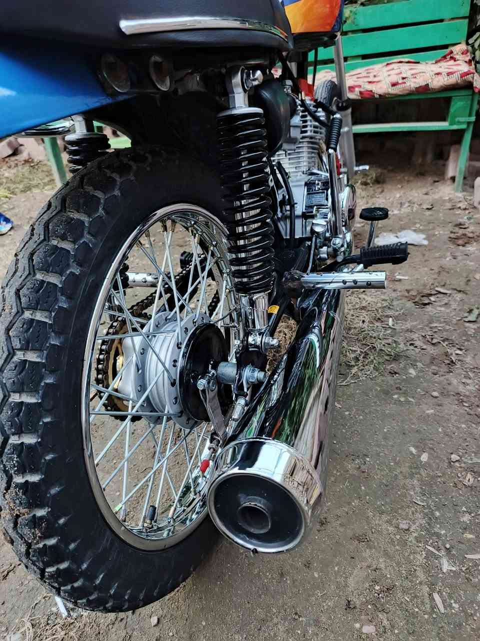 سلام عليكم دراجه كلك كلك معمره قبل شهر وما طالعه هواي وكله أصلي وجديد سعر 525 وبيها مجال حك جيه دراجه مال جناي رقم ***********
