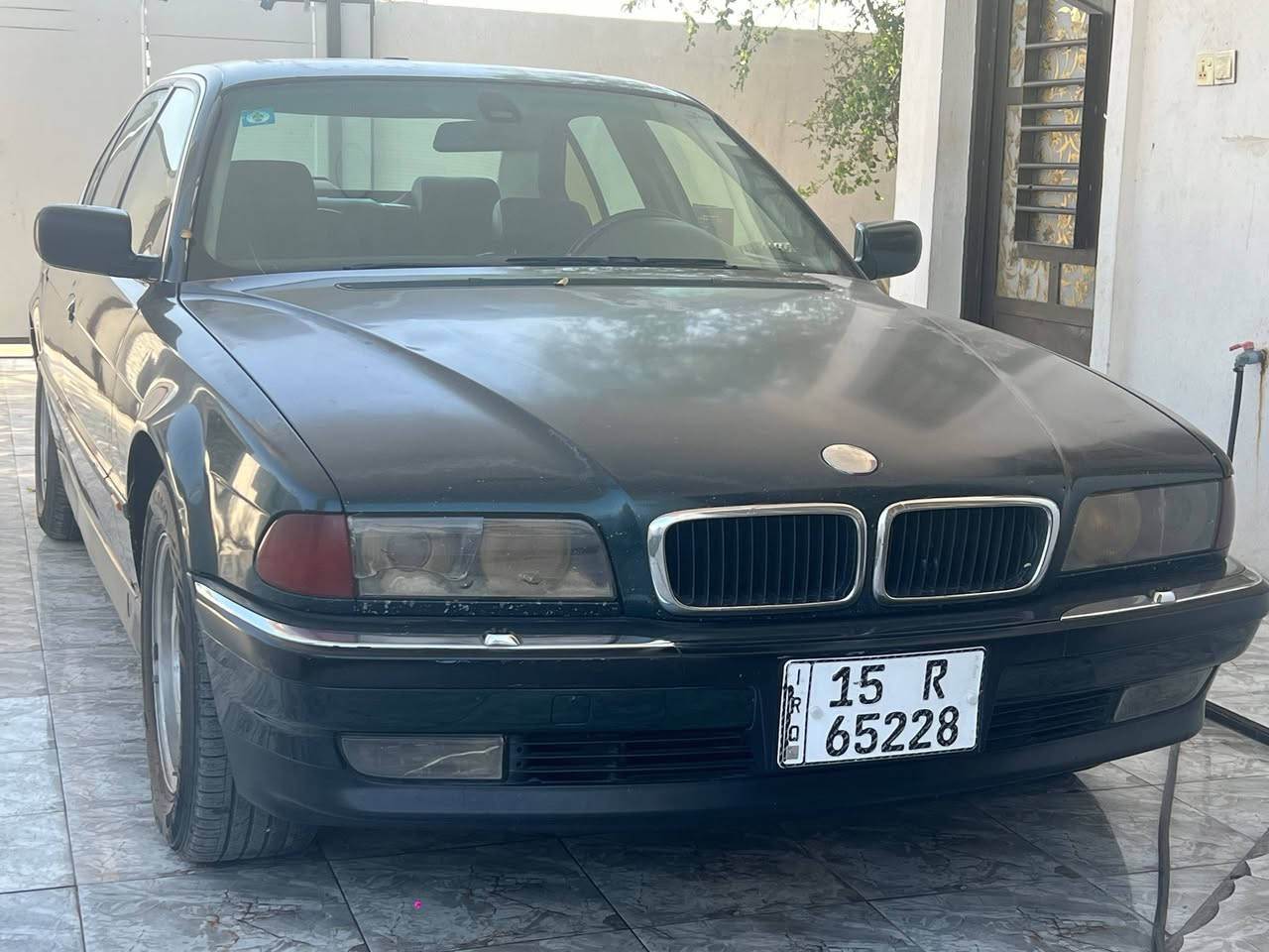 السلام عليكم
W  موديل ١٩٩٧ / ٨ سلندر / حجم ٧٣٥ 
السياره كير محرك صدر تبريد كهربائيات كلها كفاله بشرررط 
بلاديه بدون قطرة صبغ 
السياره بأسمي ل٢٠٣٢ 
السياره نقصها غرفه فقط لا غير 
السعر ٨٥
مكان السياره الانبار الفلوجه 
***********
