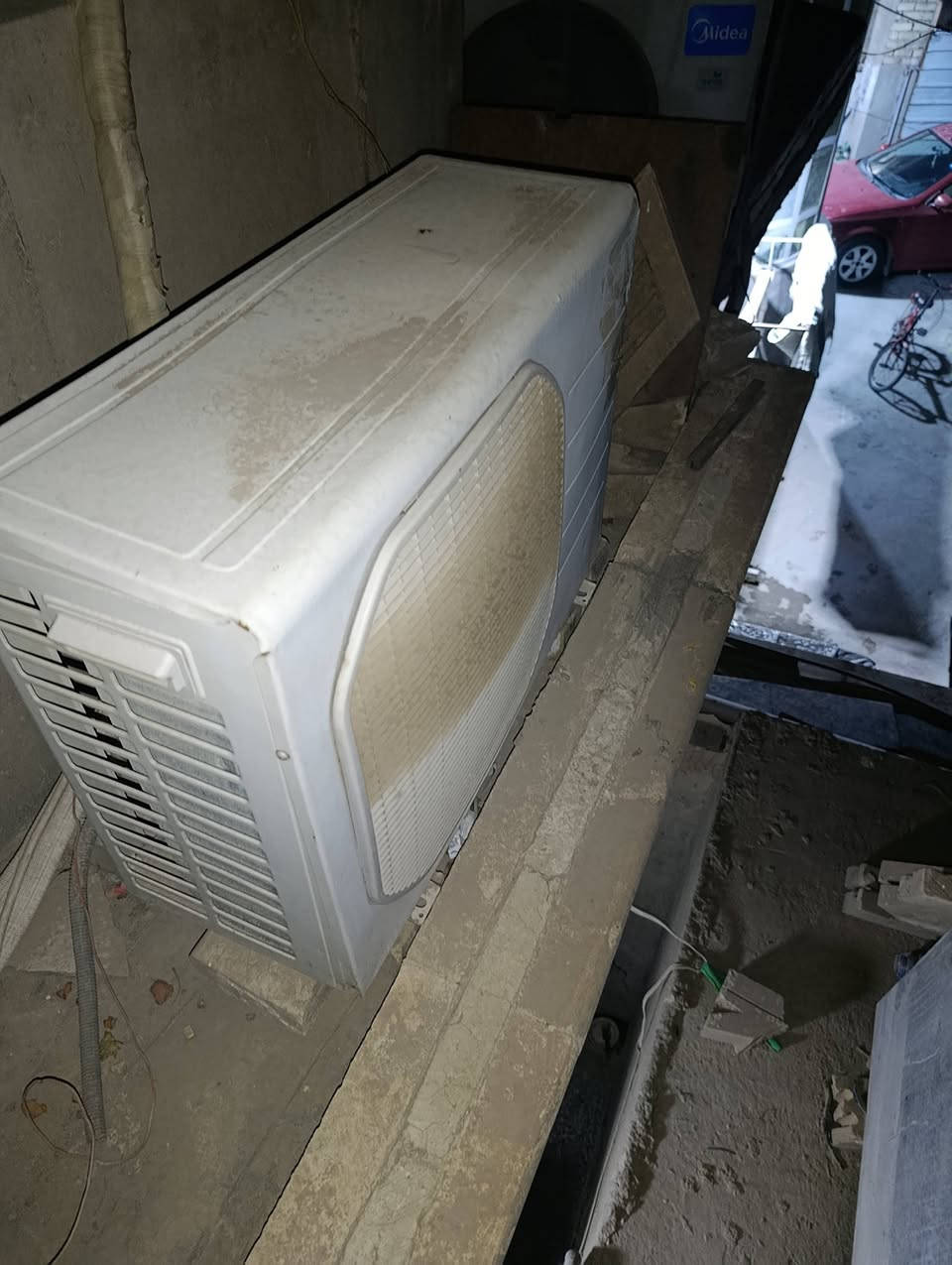 سبالت للبيع طن واحد توست ب200الف والأحمر موجود اسمه علي 200 الف
توست 2طن 350والطن ونص مال باله كنتوري 250
تجي تفتحهن وتاخذهن على الفحص 
***********
