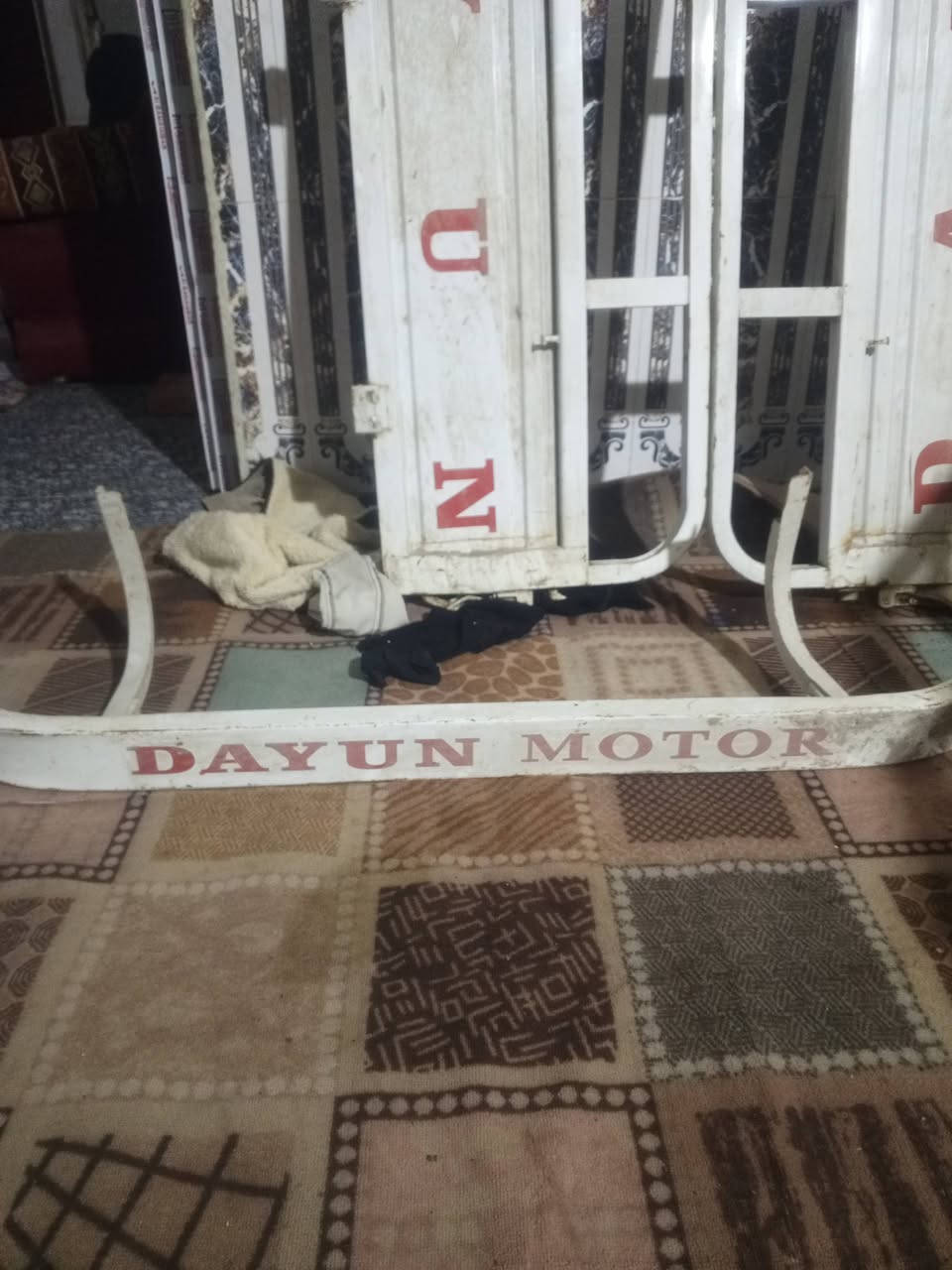 بدي 20 البيع 500قفله نضافته جدام عينك البدي جان مضموم***********
