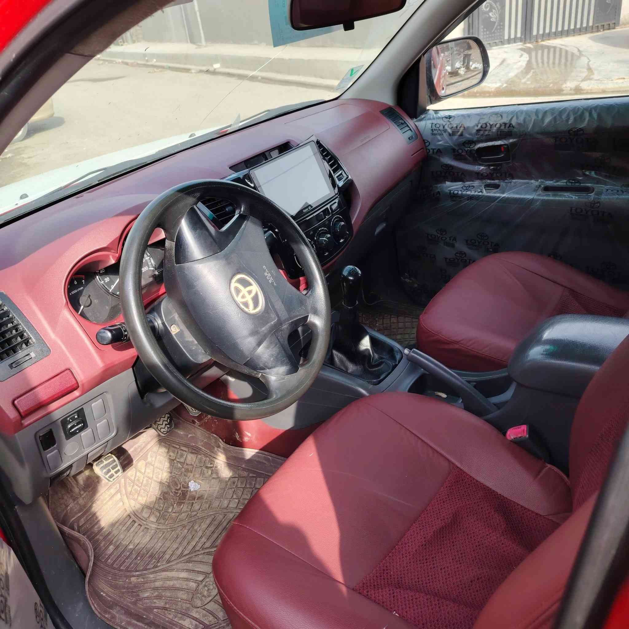 ٢٠١٤ عراقي شاصي  ١٢ مكفوله من الصبق  كير محرك اكسن تخم تخم تاير صدر جديد سياره حلوه مال جناي  سنويه جديده  رقم أربيل جديد بيها ٣ مكانات بارد مكينه مفتوحه   السعر ١٧٥ مكان السياره أربيل بير داوود السعر الاتصال ***********
