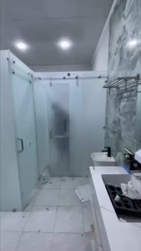 تنفيذ كافه اعمال الزجاج المقسى والعادي 10ملم  والوجهات الالمنيوم الحدي...