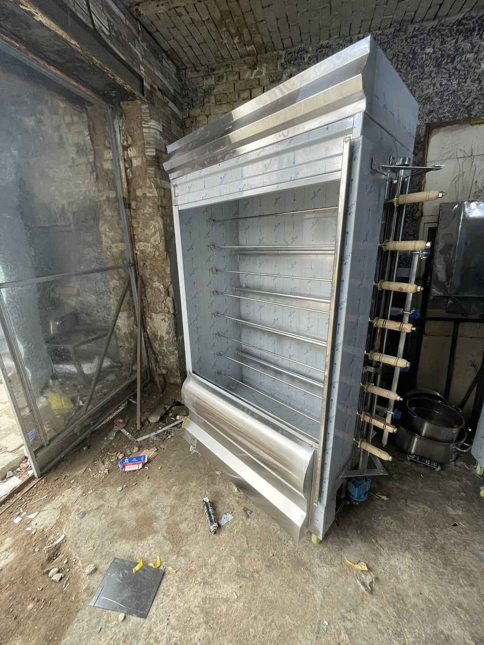 معمل ومعرض ابو ادم  – القوّة اللي تدوم!
تدور على شواية تتحمّل؟
شغلنا ثقيل، تصميمنا أنيق، 
🔹 تصاميم خاصة حسب طلبك
🔹 تغليف حراري ضد الظروف الصعبة
📍 صناعة عراقية 100%
العنوان العلاوي شارع 6
📞 للحجز والاستفسار رقم الهاتف
يتوفر   خدمه توصيل لباب مطعم داخل وخارج بغداد 
وجميع المحافظات 
خابر وتدلل شمنتضر ***********
