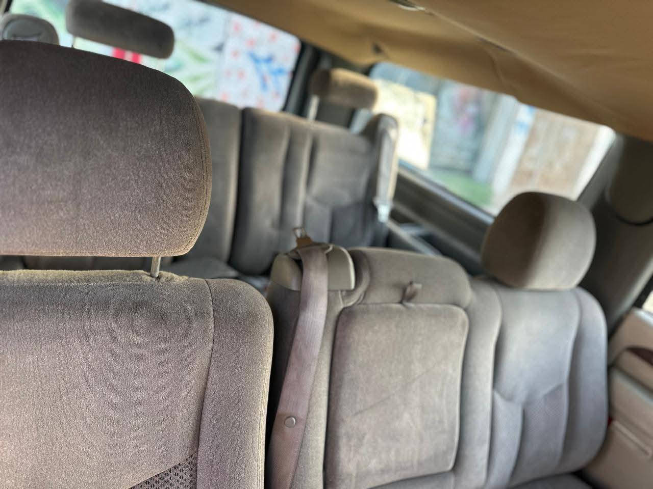 السلام عليكم ورحمه الله وبركاته 
عندي هاي جمسي لبيع أو المراوس حسب القناعه
الفينيه فحل  
موديل 2003اصل
 خصوصي رقم بغداد انكليزي بسمي 
8 براغي
مكينه 5.100
كيري 1000
تبريد شغال 
كهربائيات كله شغاله 
كامري خلفيه 
شاشه لمس 
كل الغرفه جديد ونظيفه  
حداديه نظيفه وجديده
تخم تاير جديد 
السياره أحله من الصوره 
مكان السياره بل نجف 
السعر 120وبيه مجال 
أي استفسار اتصل على الرقم ***********
***********
