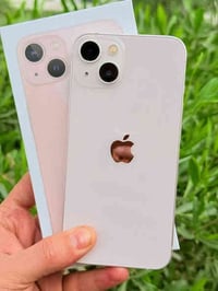 ⭕️⭕️ عروضنا متخلص ⭕️⭕️ ايفون 13 ذاكره 128 بطاريه 91  لون مميز وردي نضا...