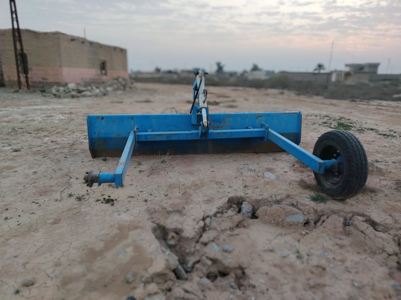 معدات للبيع مكاني كركوك
فدان رباعي البير مشتقل موسم واحد السعر 18$

دسك حجم 24 السعر 40$

معدلان 3متر السعر 20$

كلمن و سعره و بيهن مجال حك جيتك شراي خابر ع رقم 

ملاحضه مكلف بنشر

***********
