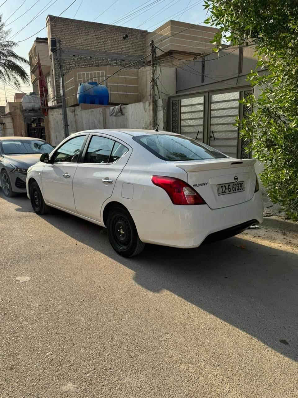 سني موديل 2021 ام البليته الزرقاء بدون حادث بدون صبغ فقط بارد 3 مكانات كير ومكينة وتبريد وحدادية خير من الله السعر105  وبيها مجال مكان السيارة الحبيبية هاتف ***********
