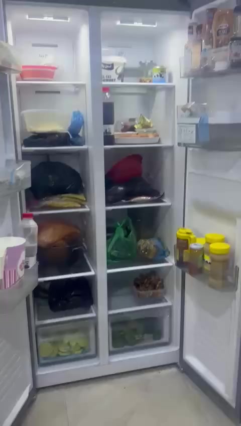 ثلاجه مجمده براد هيتاشي سعره ٥٠٠الكاونتر ٦٥٠بيهم مجال عنواني بالدوره حي دجله اي ايتفسار ع الرقم بيه واتساب ***********
