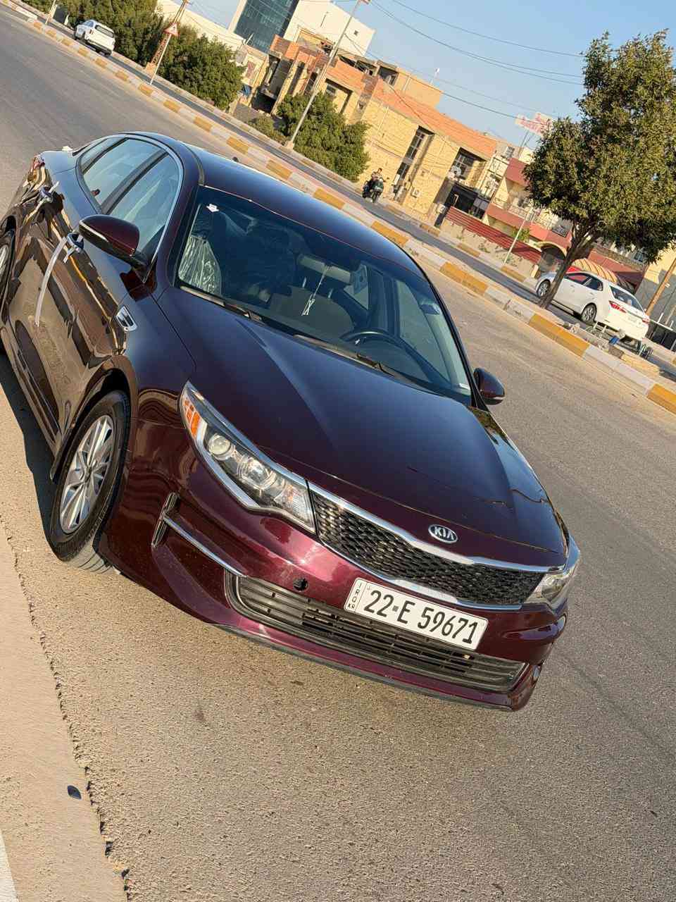 السلام عليكم
كيا اوبتيما 2018 وراد امريكي محرك 2400 بيها جاملغ خلفي وصندوك وباب جيلاتين رقم اربيل بأسمي المكان الرمادي 
السعر 125ورقه وبيه مجال 
رقم ***********
