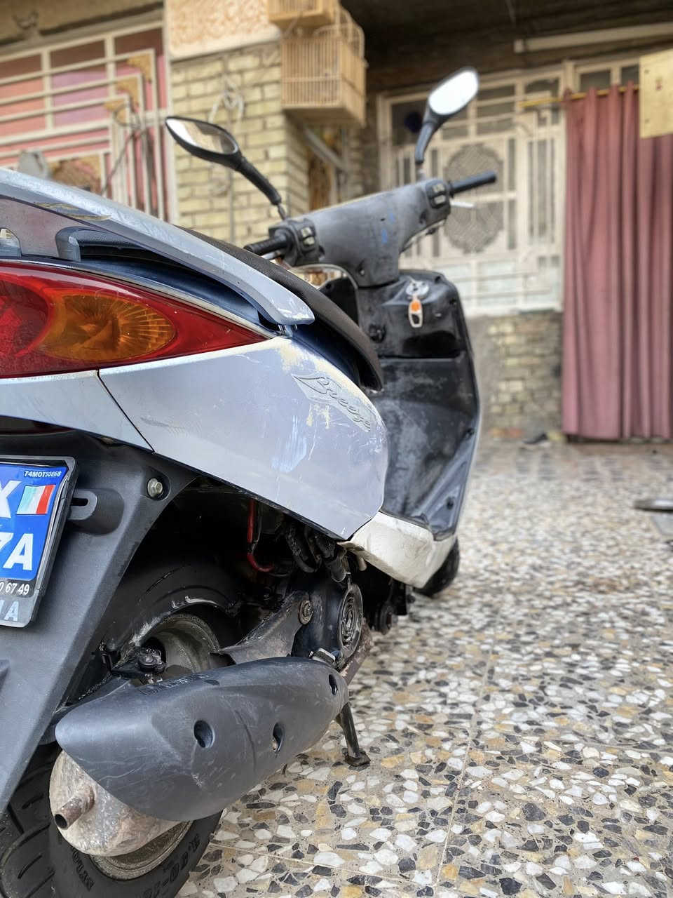 سلام عليكم دراجه بريز نضيفه نكره سلف بكل وقت مكينه مكفوله مامفتوحه ناعمه شلعه ومعدل فول كهربايات كلهن شغاله اشاير كج بانزين عنوان بغداد حيور سعر ٦٠٠ بيها مجال حك جيه مو شراي لتخابر مامتواجد فيس فقط واتساب ورقم ***********
