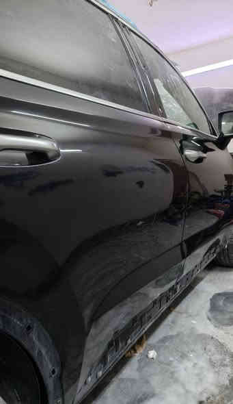 السلام عليكم 
صبغ  هيونداي باليسايد قطعتين الباب الامامي قطع راس 
الباب الخلفي هم قطع راس مثل ما موضح بالصور مع تطابق اللون ومواد درجة اولى والنتيجة مثل ما تشوفون بالصور  وربي يرزق الجميع للتواصل ***********
