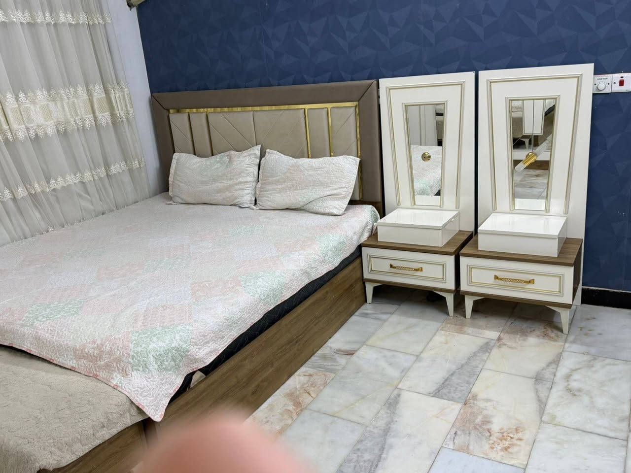 السلام عليكم 
الغرفه ابمليون وبيه مجال 
الكنتور 100 وبي مجال


**إذا كنت صاحب هذا الإعلان وتريد حذفه لأي سبب، رجاءا أرسل رسالة إلى الدعم الفني**