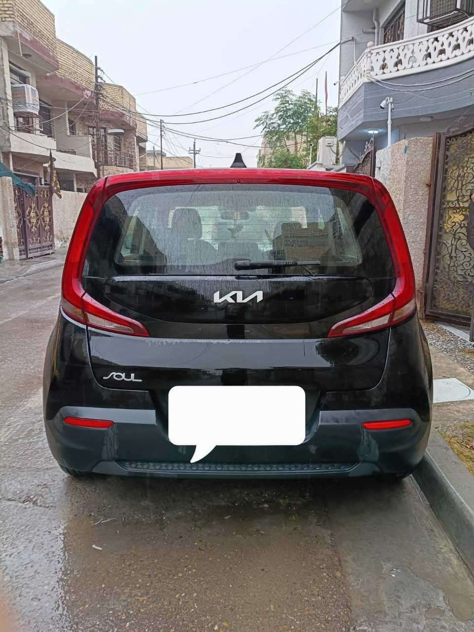 السلام عليكم للبيع كيا سول موديل 22 مكينه 2000دوش وارد امريكي رقم بغداد تحويل ثاني  يوم مواصفات سول معروفه ماشيه 60 ارباك سليم مكان سياره زعفرانيه للتواصل واتساب ***********
