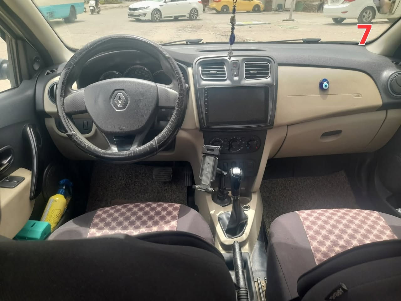 سمبول موديل 2016 حرة والتحويل مباشر
*رقمها ومكانها بغداد
*ماشية بال 98 الف كيلومتر
*بيها صبغ فقط بهلال الجاملغ الخلفي عكس السائق كما محدد بالصورة (10) وصبغ في الدوسة فقط عكس السائق كما محدد بالصورة (11).
*تخم تاير
*تبريد ثلج
*كاميرة وتاپ شاشة 
*محرك 1600
*محرك وگير وصدر جيد جدا"
*السنوية نافذة لل2029

*السعر 77 $ وبيها مجال بسيط

*للتواصل على الرقم
***********
بي واتساب
