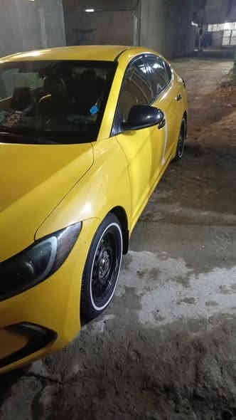 السلام عليكم
النترا 2017
غاز نضييفه جدآ  حادث فقط بنيد مبدل 
فول مواصفات عدا الفتحه 
رقم بغداد مكان السياره بغداد
السعر 127 وبيها مجال
***********
