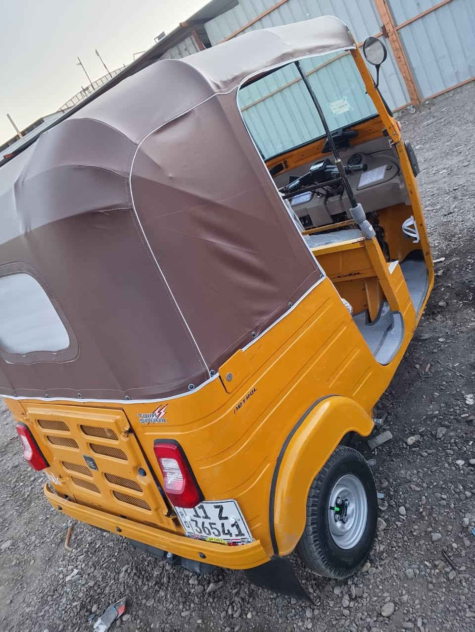 السلام عليكم عندي تكتك مديل 20شهر ١١ مكفوله بس الدوس بسمنه بغداد غزالية سعر 7 ملاين وبيه مجال حك الجيه هاذا رقمي ***********
