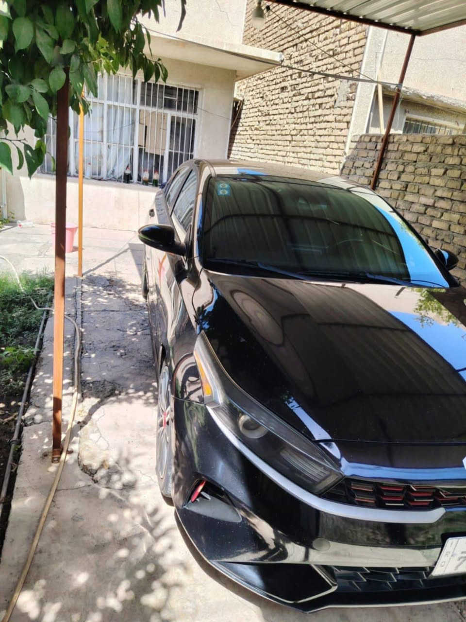 السلام عليكم 
كيا فورتي 2023
فول من عدا الفتحة
حادثه بنيد فقط 
السعر 145$
المكان بغداد الدورة
الرقم/ ***********
