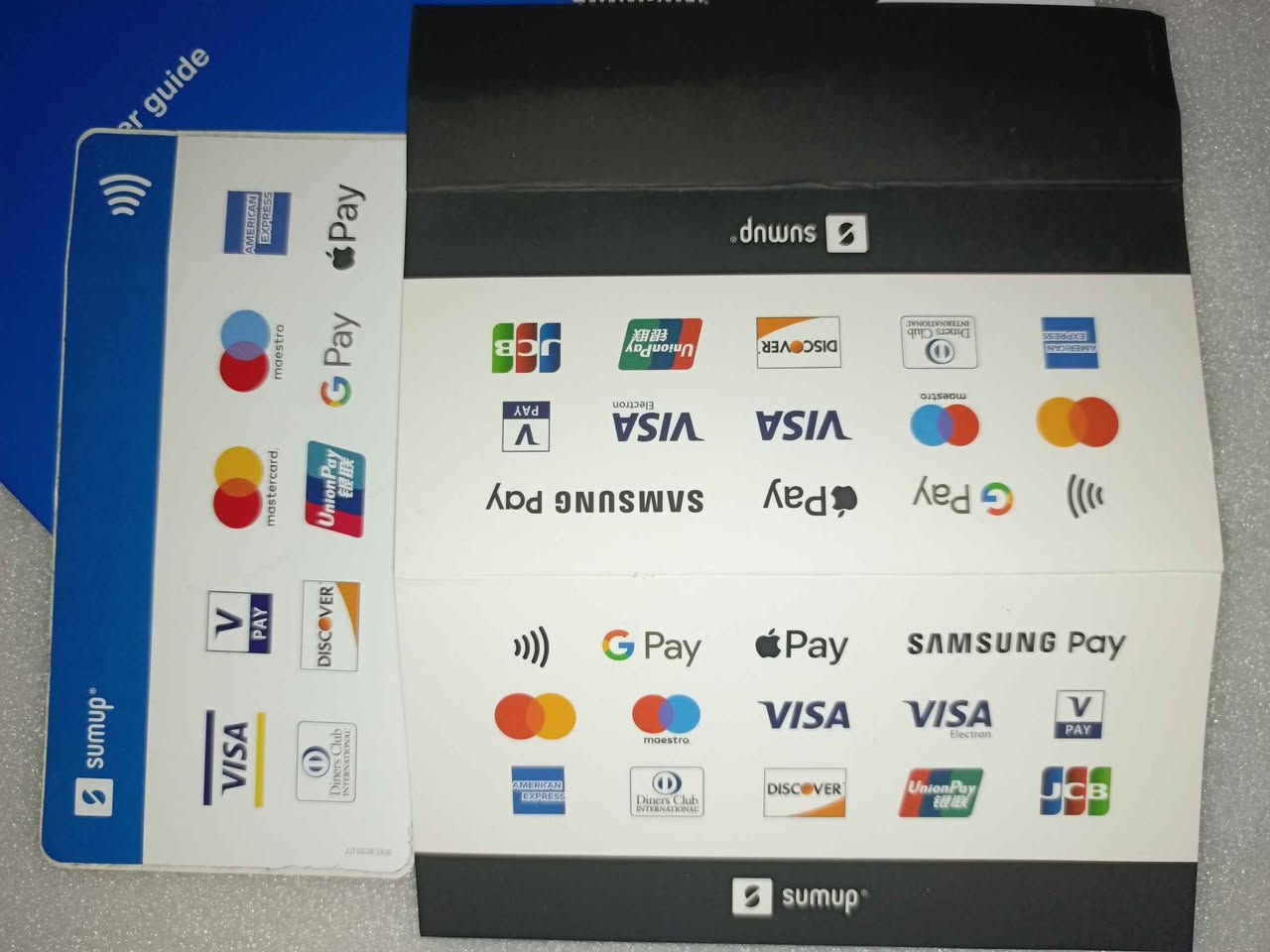 💳 جهاز الدفع الإلكتروني الذكي SumUp Air (النسخة الأصلية)
​الضمان والجودة:
​🇪🇺 توثيق عالمي: الباركود والملصقات الخلفية تؤكد أن الجهاز نسخة أصلية موجهة للسوق الأوروبي والبريطاني، ويحمل علامات الجودة والسللامة الدولية (UK CA و CE).
​🇩🇪 المنشأ: مصمم في برلين - ألمانيا، مما يضمن لك أعلى معايير الأمان والدقة في المعاملات المالية.
​المواصفات الفنية:
​✅ دعم شامل للبطاقات: يتقبل جميع أنواع بطاقات الماستر كارد، الفيزا كارد، والـ American Express.
​✅ تقنية الدفع اللحظي: يدعم خاصية الـ (Contactless) بمجرد تقريب البطاقة أو الموبايل من الجهاز.
​✅ متوافق مع المحافظ الإلكترونية: يدعم الدفع عن طريق Apple Pay و Google Pay و Samsung Pay بكل سهولة.
​✅ أمان عالي: مزود بلوحة مفاتيح لإدخال الرمز السري (PIN) لضمان حماية عمليات الدفع الكبيرة.
​✅ ربط ذكي: يتصل بموبايلك أو التابلت عن طريق البلوتوث (Bluetooth) ويعمل مع تطبيق SumUp المجاني.
​✅ تصميم عصري وعملي: حجمه صغير وخفيف الوزن، مثالي للمحلات، المطاعم، المندوبين، وأصحاب التوصيل.
​✅ بطارية تدوم طويلاً: بطارية ليثيوم داخلية قوية تكفي لإجراء مئات العمليات بشحنة واحدة.
​حالة المنتج والملحقات:
​📦 الحالة: جديد (New Item) بكرتونته الأصلية.
​🔌 الملحقات: يجي وياه كابل الشحن، كتيبات التعليمات، وستيكرات توضيحية للمحل تبين أنواع البطاقات المقبولة. السعر ٦٥ الف توصيل مجاني جميع المحافظات بغداد, العراق


**إذا كنت صاحب هذا الإعلان وتريد حذفه لأي سبب، رجاءا أرسل رسالة إلى الدعم الفني**