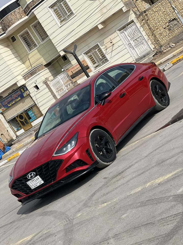 السلام عليكم شباب 
للبيع :
سوناتا 2021 وارد امريكي بيه البنيد مبدل اصلي وصبغ جاملغ عكس السايق  باقي البدي كفالة من الشخط سونار بالمنشور 
رقم مثنى معوقين وكالة عامة 
مواصفاته رادار امامي تحديد مسار قيادة ذاتيه سايد بريك بصمة جنطة ذكيه  اربع انظمة قيادة شاشة كامرة 
مكينه 2500 كفالة كير حداديه تبريد مابيه اي نقص سيارة جديده ماشيه 49 الف 
رايده ب 150 وبيه مجال للشراي ***********
