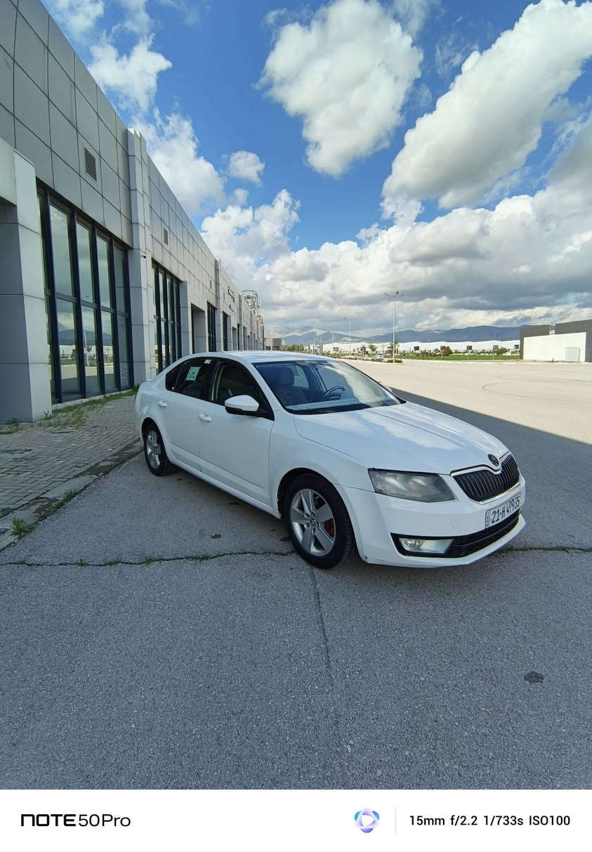 شکۆدا مۆدێل 2014 گێڕ عادی تۆربۆڕەقەم سلێمانی بیلاد سپی تەکسی بووە کراوەتەوە بە خسوسی ڕەقەم و سەنەوی تازە تا 2031 بەناوی خۆمەوە یە بێ دەعم شتێکی جوان و نمونە گێڕو مەکینەو تەقەوڕەقە تەحویل غرامە بەشەرت ڕۆن و گاعی و 4 تایەی تازە لۆک بەستومە 
سعری 63 گەڵاو معامەلە مشتەریت تەلەفۆن بکە لە سلێمانیم
*********** 
***********
