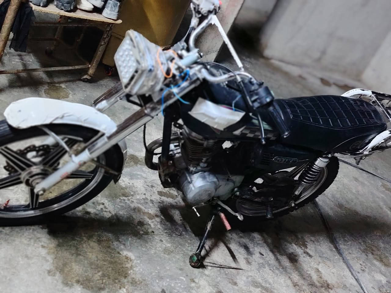 دراجه للبيع لا صرف ولا بخار شرط محرك نضيف السعر 225 شراي  اتصل ***********
