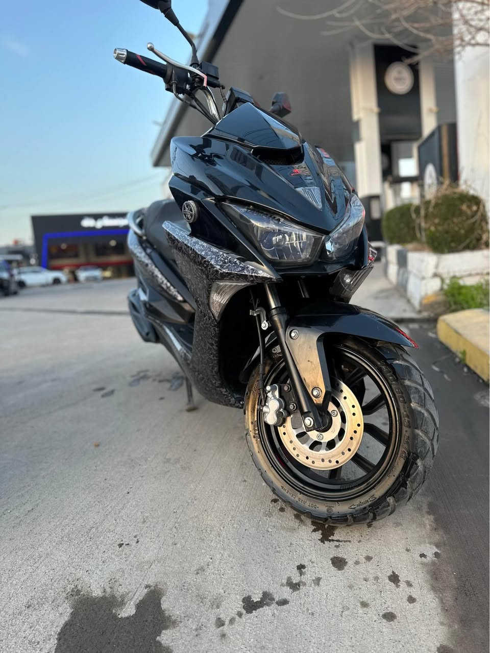 فورزا صني 
شبه جديد اخدتها زيرو ممشى 2300km
 للبيع دراجة جديد مابيها ولا عيب أربيل, العراق


**إذا كنت صاحب هذا الإعلان وتريد حذفه لأي سبب، رجاءا أرسل رسالة إلى الدعم الفني**