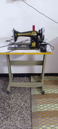 مكينه فراشه للبيع جديده سعرها 100 الف رقم تلفوني 07706986550