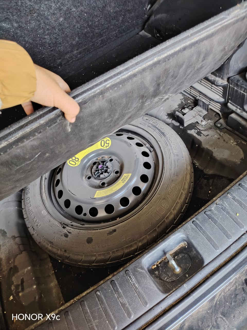 السلام عليكم متوفر توسان موديل ٢١ وارد امريكي مكفول من الحادث فقط بارد السيارة فول مواصفات عدة الفتحة واشاير بلمري السيارة ماشية ٥٥ مكاني بغداد الغزالية سعر السيارة ١٧٥ وبيهة مجال للشراي نشالله
*********** ابو حسن
