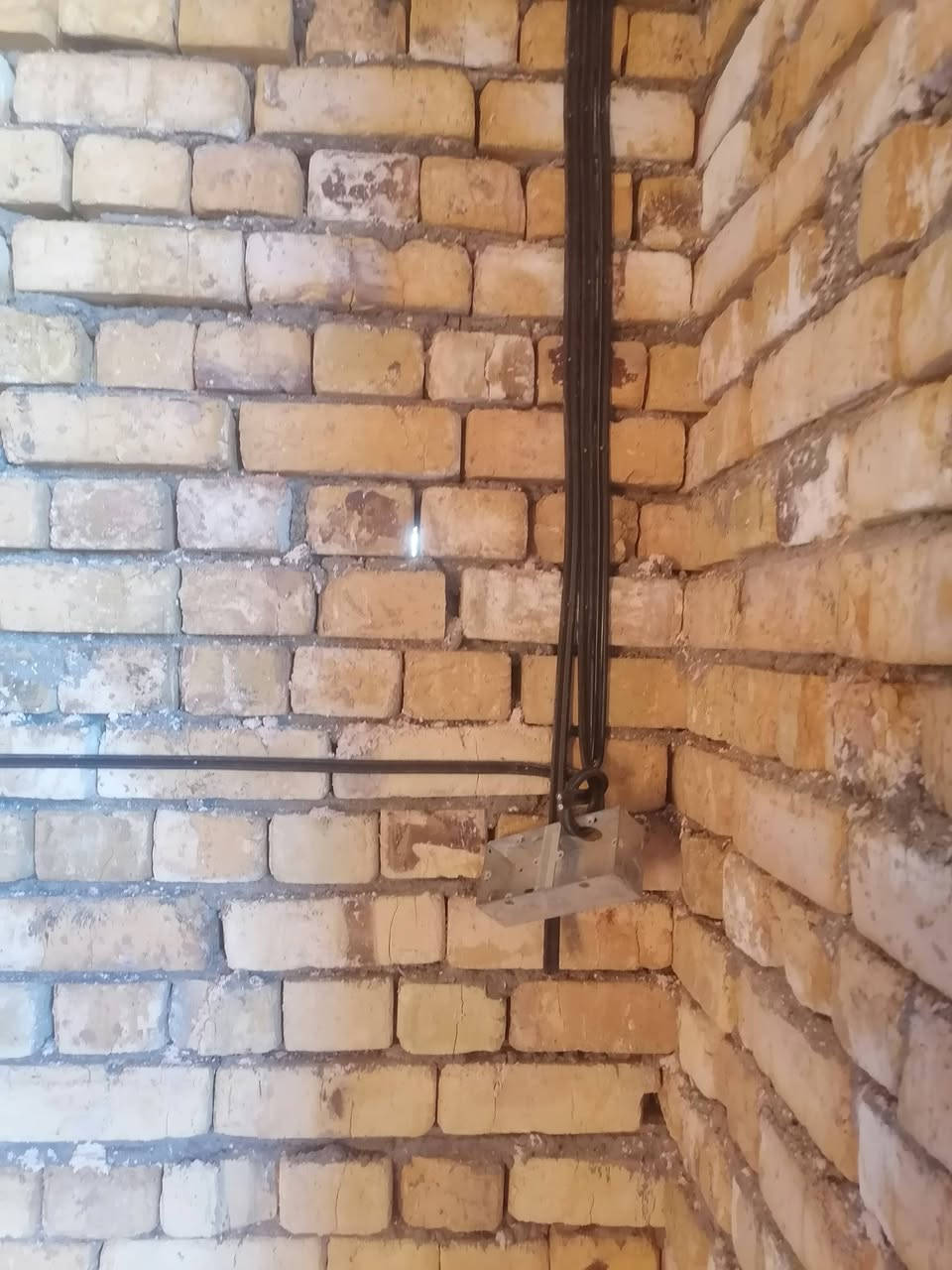 #تأسيس__كهرباء__ماء__مجاري

بوري سمنس مساطر

بأدث الطرق نظام حماية لكافة المنزل
عملي في الشطرة ونواحيها
***********
***********
