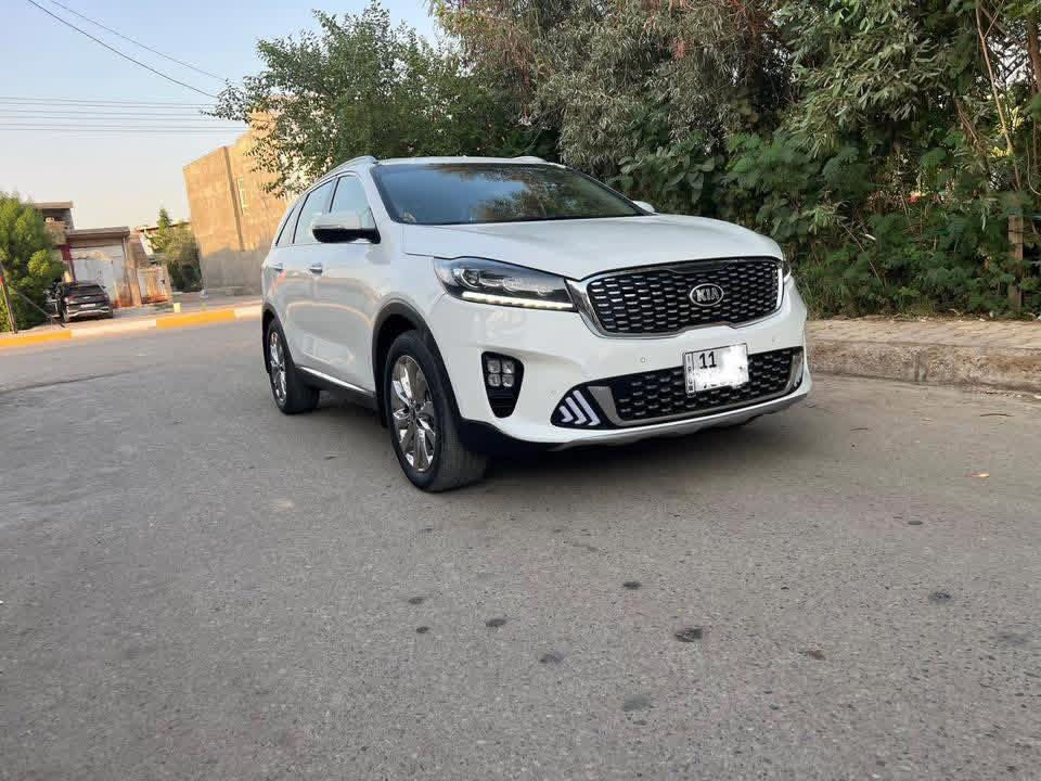 كيا سورنتو خليجي 
رقم بغداد الماني بسمي 
موديل ٢٠٢٠ شكل ال٢٠ 
لون ابيض 
٦ سلندر ٧ راكب 
دبل شباك شكل الجديد 
فوووووول مواصفات بدون فتحة 
بصمتين: تشغيل وتقفيل 
الباب الخلفي كهرباء 
بردات خلفية اصلية 
كشنات جلد اصلي لونين 
كشنات ٢ كهرباء 
شاشة كبيرة اندرويد 
كامرة دوارة اصلية 
حساس امامي وخلفي 
مري شفط مع القفل 
جي : بي: اس: خرائط طرق 
اريل ابيض طيارة 
كيجات السرعة زئبقية 
شاشة الدشبول الكترونية 
تحكم استيرن فول 
حاكية : ابلوتوث: اوكس 
نظام ايكو درايف 
اضواء ترحيب بليدات 
علامة سورنتو بلدوسة 
تبريد ابيانو لمس 
تبريد ٣ قطع ثلج 
مانع انزلاق وانحدار 
شاشة اعطال بلدشبول 
لد امامي وخلفي 
لايت زنون اصلي 
اشاير بلمري 
يدات نيكل اصلي 
ويل اكروم ١٩
تخم تاير جديد لك 
ماشية ٥٧ الف اصلي 
كير ومكينة وصدر وحدادية وتبريدكفالة عامة
كفالة عامة بدون ضربة وتبديل واشخوط وبارد وصبغ حتى الدعاميات كفالة
سيارة جديدة معنى الكلام من زيرو عدنة على ادينة 
سيارة جاهزة مابية اي نقص 
السعر ٢٥٨$ نهايتة
***********
