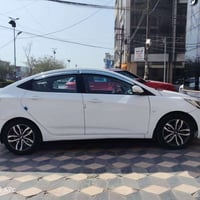 مكلف بالنشر للبيع فقط هيونداي اكسنت 2012 خليجي بيه صبغ بدون حادث ماشيه...