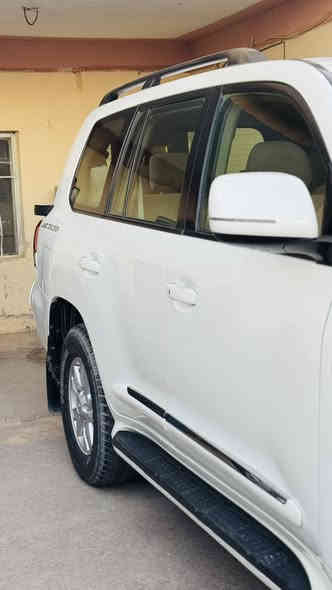 السلام عليكم لاندكروز 2011
كفاله عامه بدون صبغ بدون تبديل بدون رصعات بدون خدوش
محرك 6 سلندر شرط
كير شرط
شرط الكير والمحرك مامفتوحات
استيراد خاص فووول مواصفات للاخير
تخم تاير جديد
صدر جديد 
رقم دولي بغداد سنويه جديده بأسمي
يرهم مراوس مع 2017 وفوك
بيع نقد السعر 330 وبيها مجال شي بسيط
مكاني صلاح الدين بيجي
***********
