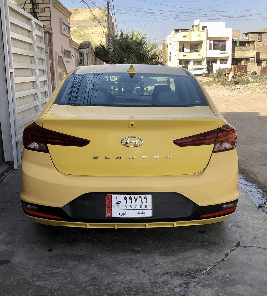 ٢٠١٩ وارد امريكي ضربتها كلش حلوه وخفيفة كير at بلادي مكينه ٢٠٠٠ دوش نص مواصفات رادار توقف ذاتي مثبت سرعه وتحديد مسار ٣ انظمة قيادة ايكو ونورمل وسبورت ، 

( السيارة مبدل جاملغ ايمن لكن جاملغها البلادي موجود ابيع ليبل واحد الجاملغ امبدل لغرض سعر الكمرك فقط ) 
نقصها بس سنوية منتهية من اتحول مباشرة تجددها مابيها شي صعب ويه الرقم ، 
رقم الماني باسمي مصفرة هيئة والغرامات عليه ،
مكان السيارة بغداد قرب علوة الرشيد قوس بغداد كويريش ، 
السيارة عرضتها قبل فترة بس بطلت مابعت لان حرت شنو اخذ بس هسه اريد احدثها ، 
عارضها ب١٣٢ وبيها مجال كلش بسيط ، هذا رقمي والسيارة بأسمي تحويل مباشر ***********
