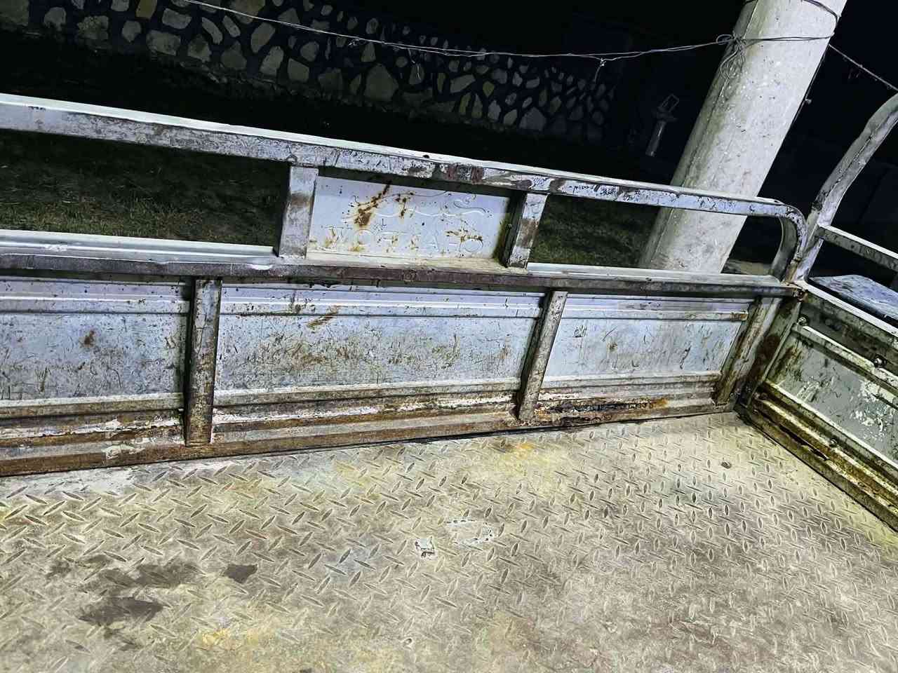 السلام عليكم ستوته البيع موديل 2018 محرك 22
صقر . مكفوله ركبه وشاصي .اوراق اصوليه كهربائية شغاله 
السعر مليون و 200وبيه مجال الي يشتري مكان الحمزه الغربي موجود خاص او اتصال *********** او وتساب عل هذا الرقم ☝️
