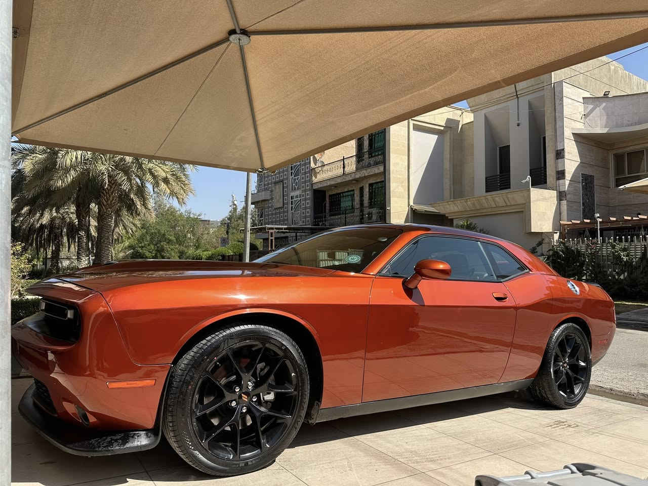 السلام عليكم
جالنجر 2021 ( خليجي هارلم)
الفئة GT اللون مشمشي 
رقم اربيل باسمي  
ماشية ٤٥ الف ميل
محرك ٣٦٠٠
فتحه سقف 
شفتات ستيرن
بصمه تشغيل عن بعد
منظومة زنون اصلي
داخل احمر اصلي
كير ومحرك مكفول
السياره بدون ايرباكات 
السياره بيها بارد وتكحيل ومشتغله PDR
السونار موجود بالمنشور
مكان السيارة بغداد
رقم الهاتف 
***********
***********
