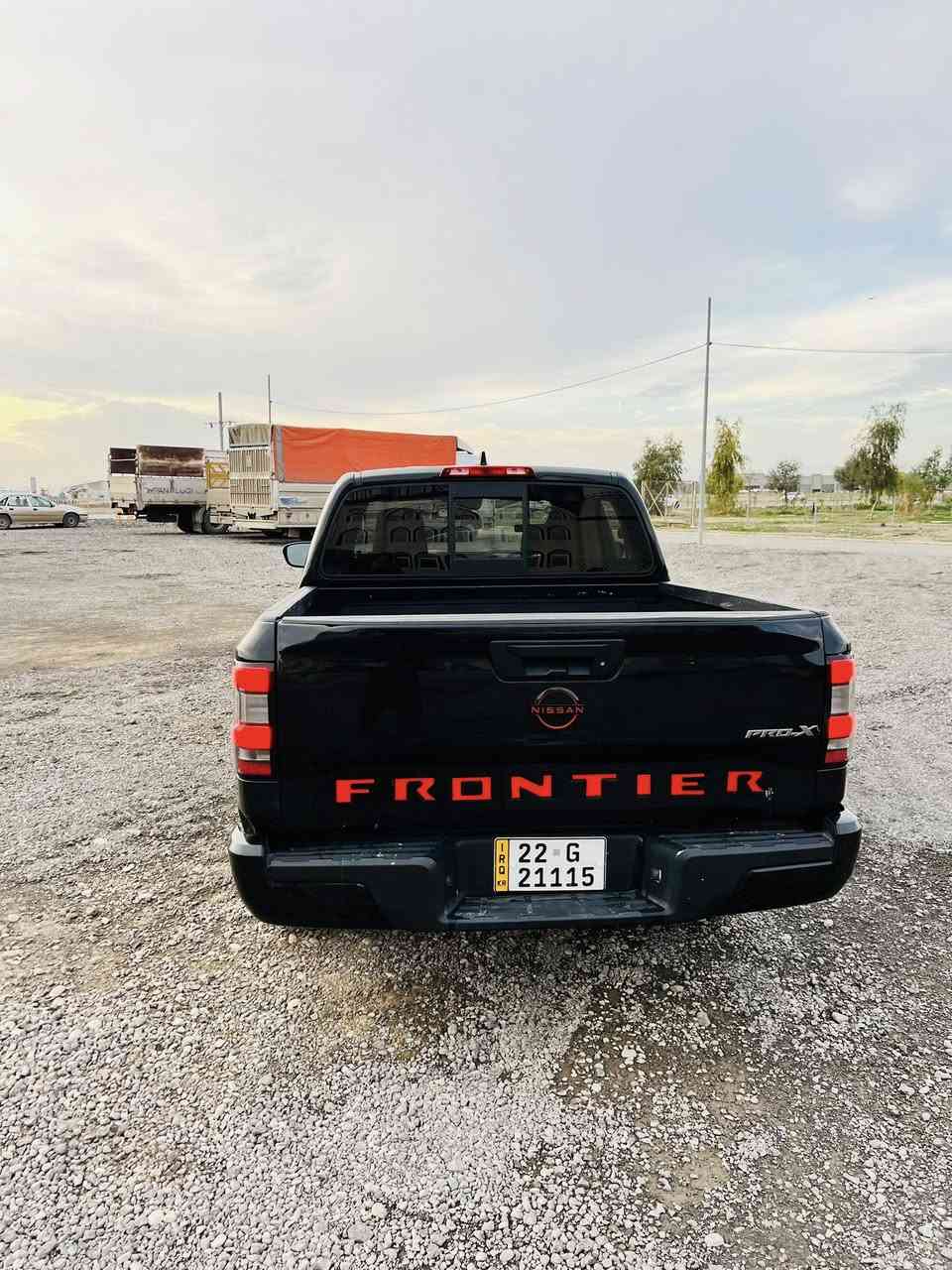 نيسان بيكب فنتيره مديل 22 برو X تويل يعني بدون فور ويل المرغوب 
بيه جاملغات خلفيه البدي فقط 2 قطعه بس كلير بدون حادث بدون معجون اثر شخط بجم كبس بلاد سياره احله من صور ماشيه 45 فقط 
رقم مميز اربيل تحويل وكاله بشرط 
سعر 250 وبيه مجال مكان اربيل ***********
