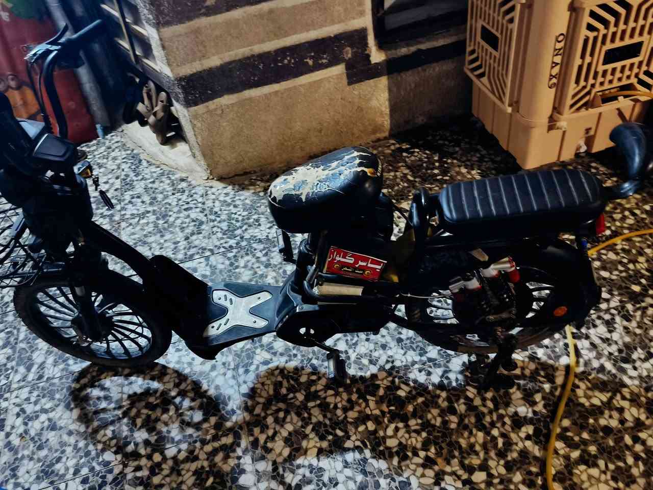 السلام عليكم دراجه شحن للبيع باتريات مالتها جدد اي عطل ما فيها شغل واطلع سعر 300 وبيها مجال عنوان كربلاء قطرت السلام***********
