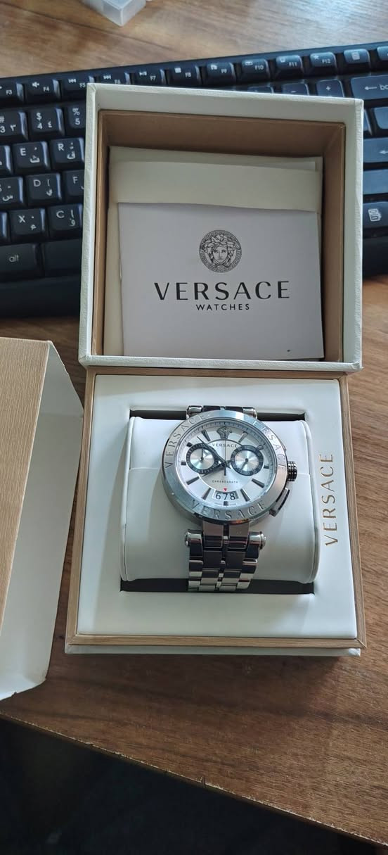 ساعه اصليه 100%100 افحص وين متحب سعرها مناسب مكاني نجف الساعه سعرها مناسب كلش  2100000 بلوكاله
ساعة فيرساتشي VE1D01620 أيون للرجال بقطر علبتها 45 مم. زجاجها الياقوتي متين ومقاوم للخدش، مما يوفر حماية ممتازة من الخدوش والتلف. تعمل الساعة بحركة سويسرية عالية الجودة، موثوقة وموفرة للطاقة، ما يضمن لك الاستمتاع بساعات فيرساتشي لفترة طويلة.


**إذا كنت صاحب هذا الإعلان وتريد حذفه لأي سبب، رجاءا أرسل رسالة إلى الدعم الفني**