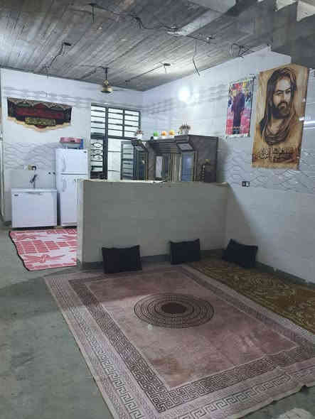 اللهم صلي على محمد وآل محمد
البيت للبيع   العنوان حي السفير 
قرب سكله قاسم الكناني 
المساحه // ١٢٥ م // 
الواجه // ٥ // وإنزال // ٢٥ 
البيت مثل ما واضح بلمنشور 
الاستفسار ***********
