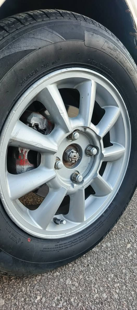 سوناته وفوود خليجي 
مكفولة كفاله عامه من اي ضربه فقط باب مبدل 
السيارة رش فقط وعندي سونار وصور قبل الصبغ
مكينه ٤ سلندر دووش مكفوله من كلشي 
كير اوتماتيك مكفول 
تبريد ثلج 
ويل كب اصلي بلادي 
اشاير بالجاملغ 
كهربائيات كلها شغاله حتى عداد النمر 
السيارة رقم قادسية في أسمي
سنوية لل2030وارقام انكليزية كله جديد 
حداديه امامي وخلفي ثنينهن جدد 
مكاني في الديوانية مركز المدينة 
السعر ٦٣ ومجال جدا بسيط وبالعافية على الي ياخذها 
كلش نضيفة السيارة وانطي تراي ١٨٠ 
*********** ديوانية, القادسية
