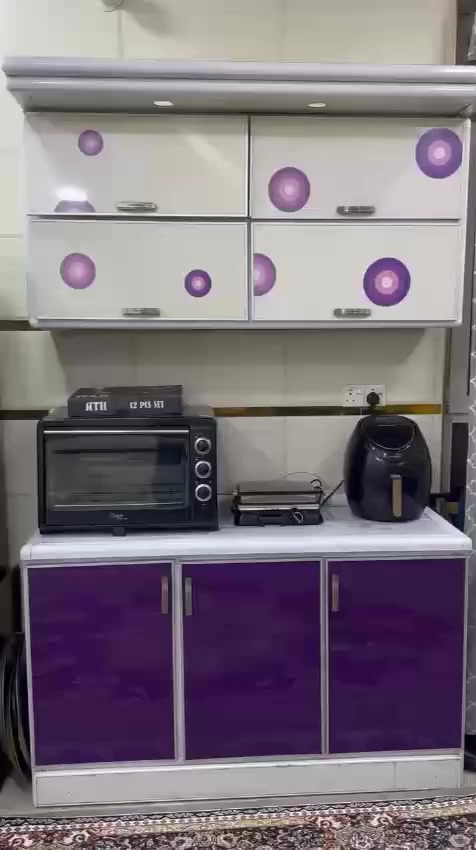 كاونتر قطعتين كبير بدون سنك عندي توصيل ***********
