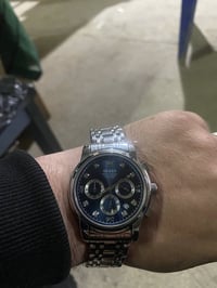 للبيع • ساعة