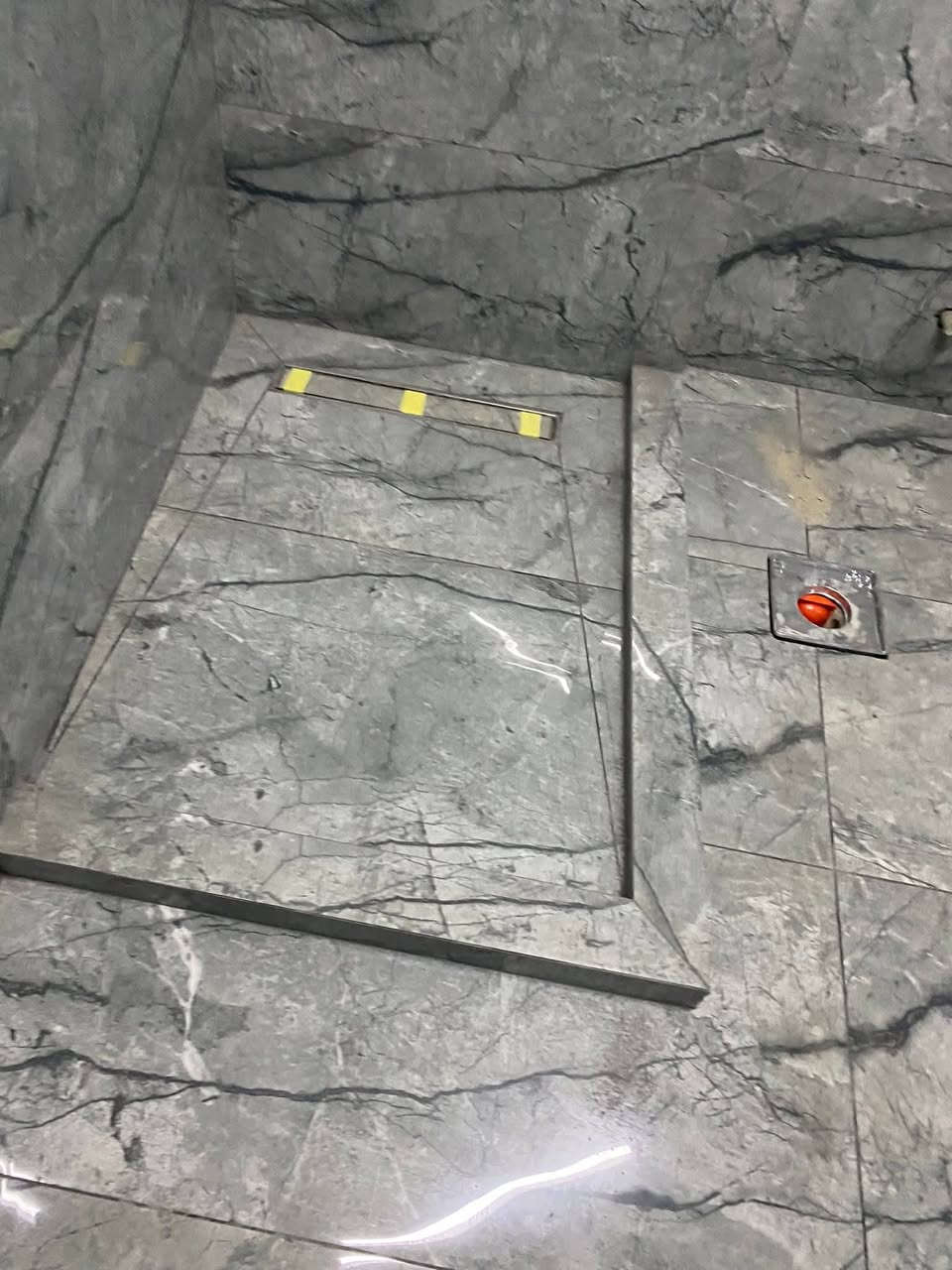 هل تبحث عن شغل بورسلين ومرمر احترافي؟
نقدّم لكم: 
✅ خلف مصري درجة أولى
✅ تركيب بورسلين ومرمر ودروج
✅ تشطيب حمّامات ومطابخ
✅ دقة – نظافة – خبرة
📲 للتواصل واتساب: ***********
