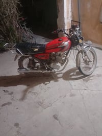 دراجة نارية • للبيع