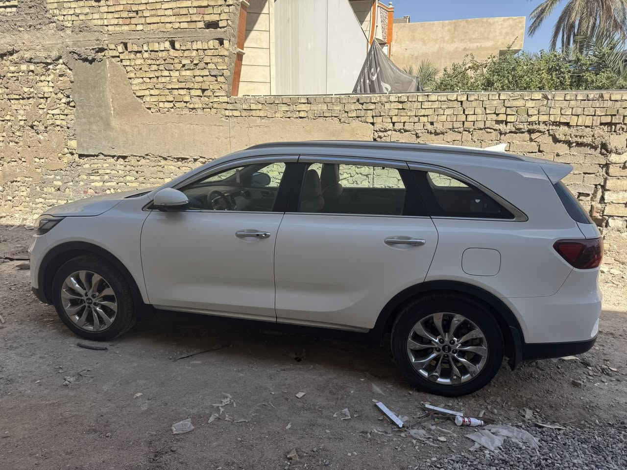 سورنتو 2020  مكفوله  كفاله عامه مكينه  من الكير من الصبغ  بيهه بارد قليل جداً   ماشيه 105  السونار جديد مرفق بلصور مكانهه بغداد البلديات ***********
