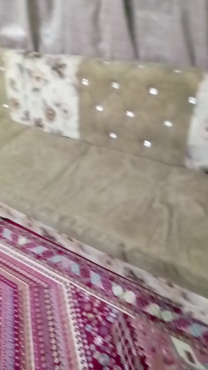 السلام عليكم هذا كاونتر للبيع وديوان وبوفيه للاستفسار خاص المكان الشعلة الدوانم خلف السكه شارع 60


**إذا كنت صاحب هذا الإعلان وتريد حذفه لأي سبب، رجاءا أرسل رسالة إلى الدعم الفني**