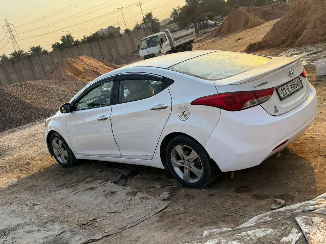 السلام عليكم النترا 2013 مكينة 1600
رقم بغداد الانكليزي بأسمي تحويل ثاني يوم 
سيارة جاهزة من كل النواحي تدفئة تبريد مالتها ثلج 
دواخلها كلهة مغلفة ونضيفة دوشمة جديد  
وتخم تاير جديد 
دشبول شاشة 
سونارها مرفق وي الصور
مكاني بغداد الغزالية 

باقي التفاصيل اتصل ع رقم بي واتساب 
***********
